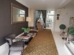 Limaq Hotel