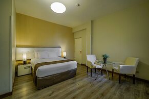 Limaq Hotel