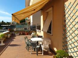 Sestri Mare & Beach Services Residence