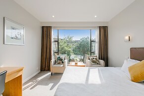 Boulevard Hotel