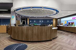 Tru by Hilton Gilbert