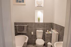 Toothbrush Apts - Ipswich Fonnereau Road