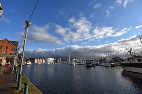 Toothbrush Apartments - Ipswich Quayside