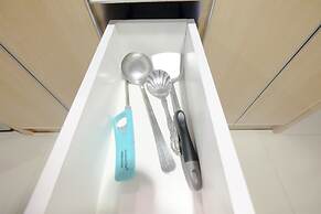 Comfortable and Modern Studio Apartment near Cawang and MT Haryono