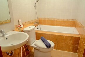 Big 2 BR (76 sqm) Apartment Grand Palace/Pallazo Kemayoran