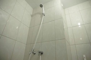 Modern and Comfortable Studio Apartment Springlake Summarecon near Sum