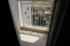 Modern and Comfortable Studio Apartment Springlake Summarecon near Sum