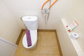 Cozy 2BR Bassura City Apartment with City View