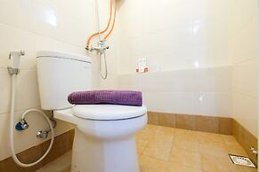 Cozy 2BR Bassura City Apartment with City View