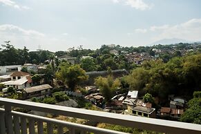 Spacious Studio Room near Cihampelas Walk at Galeri Ciumbuleuit 3 Apar