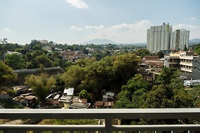 Spacious Studio Room near Cihampelas Walk at Galeri Ciumbuleuit 3 Apar