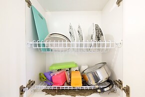 Spacious 2BR Apartment Connected to Bassura City Mall