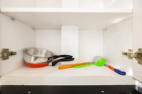 Spacious 2BR Apartment Connected to Bassura City Mall