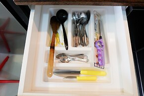 Exclusive 1BR Apartment The Wave Kuningan near Epicentrum