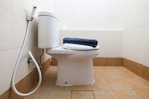 Simple & Cozy 1BR @ Bassura Apartment Near to Bassura City Mall