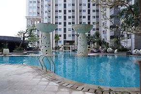 Close to Pool Studio Apartment Sky Terrace at Daan Mogot Baru