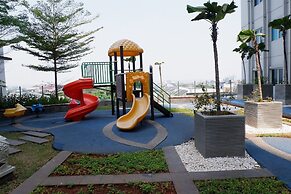 Close to Pool Studio Apartment Sky Terrace at Daan Mogot Baru