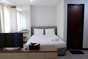Close to Pool Studio Apartment Sky Terrace at Daan Mogot Baru