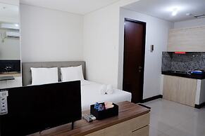 Close to Pool Studio Apartment Sky Terrace at Daan Mogot Baru