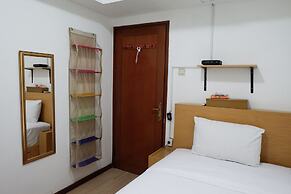 Strategic 3BR Apt at Sudirman Tower Condominuim