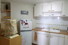 Strategic 3BR Apt at Sudirman Tower Condominuim