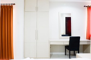 Comfy 1BR Twin Tower Apartment