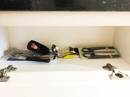 Comfy 1BR Twin Tower Apartment