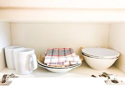 Comfy 1BR Twin Tower Apartment