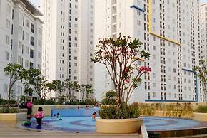 Comfort 1BR Apartment with Sofa Bed connected to Mall Bassura City