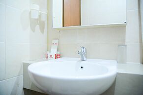 Simply Studio Maple Park Apartment with City View