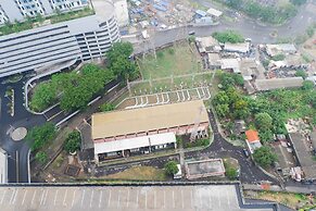 Strategic Studio Apartment at Orchard Mansion Supermall