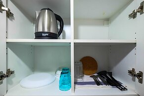 Bright Studio Apartment Serpong Greenview