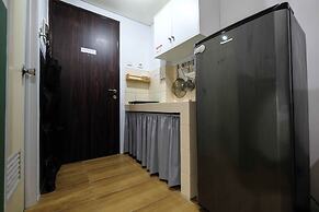 Bright Studio Apartment Serpong Greenview