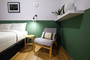 Bright Studio Apartment Serpong Greenview