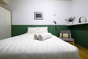 Bright Studio Apartment Serpong Greenview