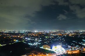 Luxury 1BR with Study Room The Oasis Apartment