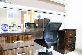 Luxury 1BR with Study Room The Oasis Apartment