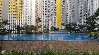 Deluxe and Modern 2BR The Springlake Summarecon Apartment