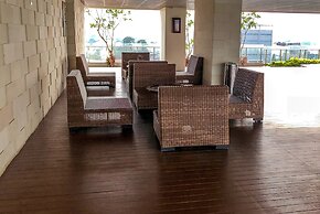 Warm and Best Studio Menteng Park Apartment