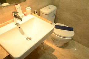 Warm and Best Studio Menteng Park Apartment