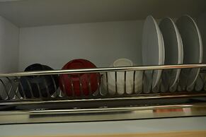 Warm and Best Studio Menteng Park Apartment