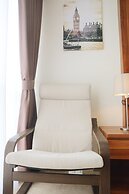 Warm and Best Studio Menteng Park Apartment