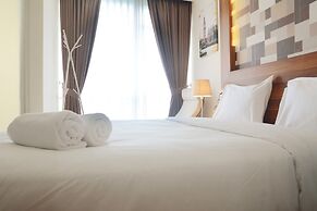 Warm and Best Studio Menteng Park Apartment