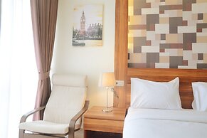 Warm and Best Studio Menteng Park Apartment