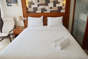 Warm and Best Studio Menteng Park Apartment