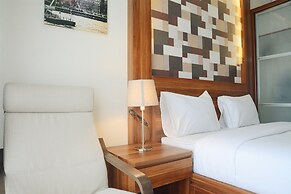Warm and Best Studio Menteng Park Apartment