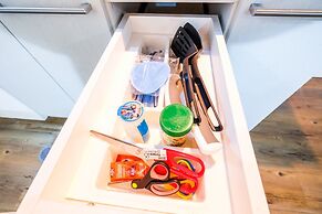 Modern And Comfy 3BR Bassura City Apartment