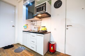 Modern And Comfy 3BR Bassura City Apartment