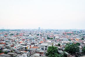 Modern And Comfy 3BR Bassura City Apartment