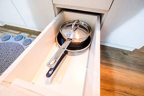 Modern And Comfy 3BR Bassura City Apartment